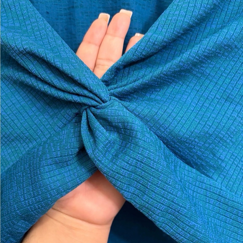 JoyLab Teal Ribbed Twist-Front Crop Top - Picture 3 of 5